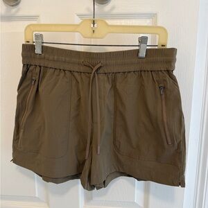 New Athleta Women's Trekkie Short